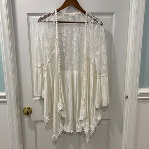 POL Boho Fairy Cardigan Size Large Off White Floral Lace Asymmetrical Hem